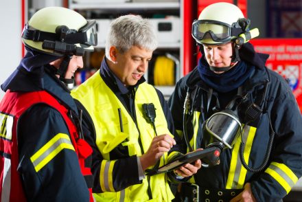 Wer benötigt einen Brand- und Evakuierungshelfer